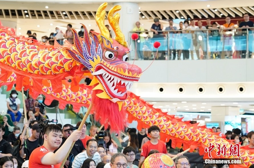 香港举办多彩华艺嘉年华迎接端午节